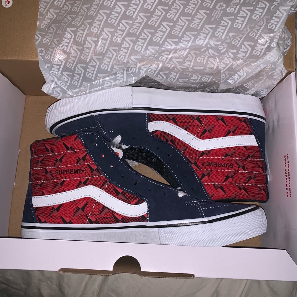 SOLD Supreme Diamond Plate Sk8 Hi Vans